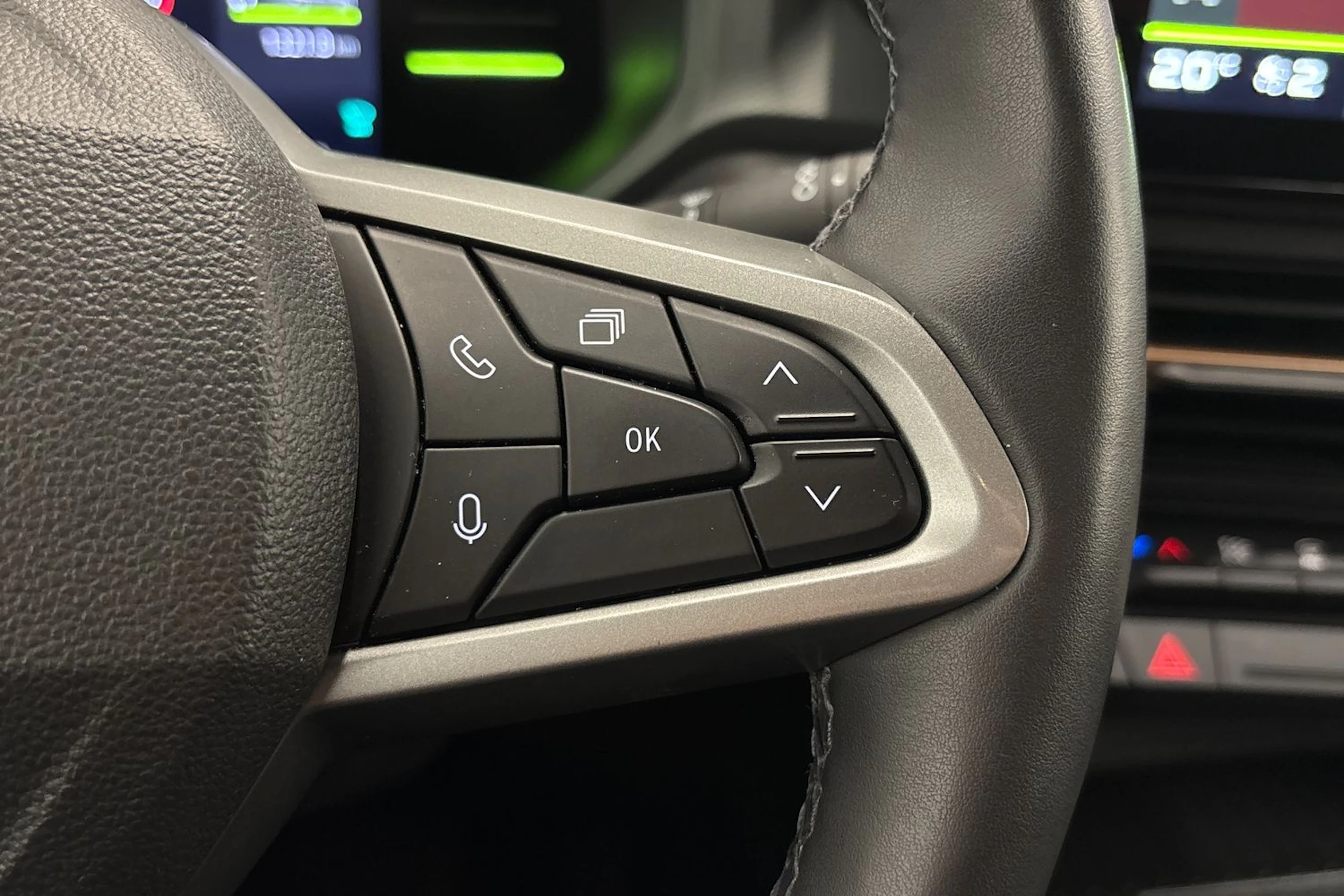 harmaa Dacia Duster 2024 kuva 14.