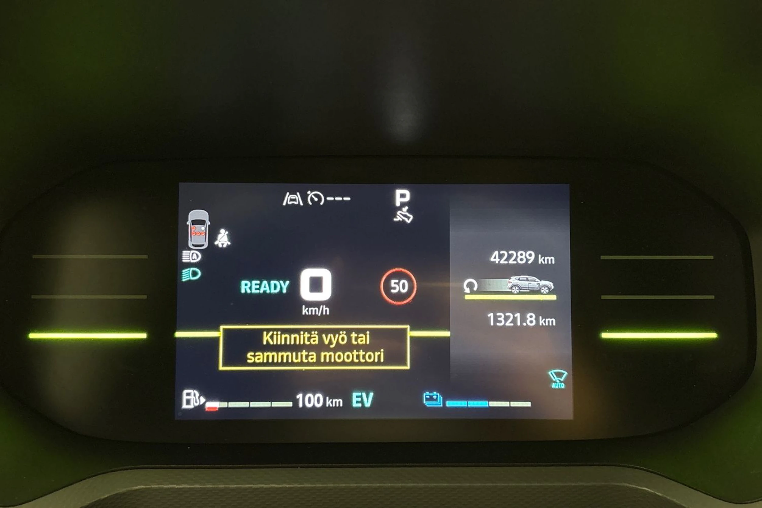 harmaa Dacia Duster 2024 kuva 15.