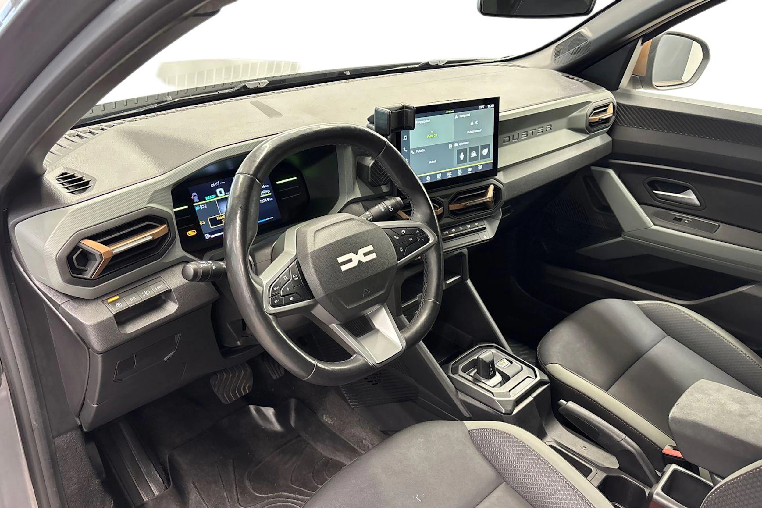 harmaa Dacia Duster 2024 kuva 6.