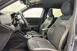 harmaa Dacia Duster 2024 kuva 11.