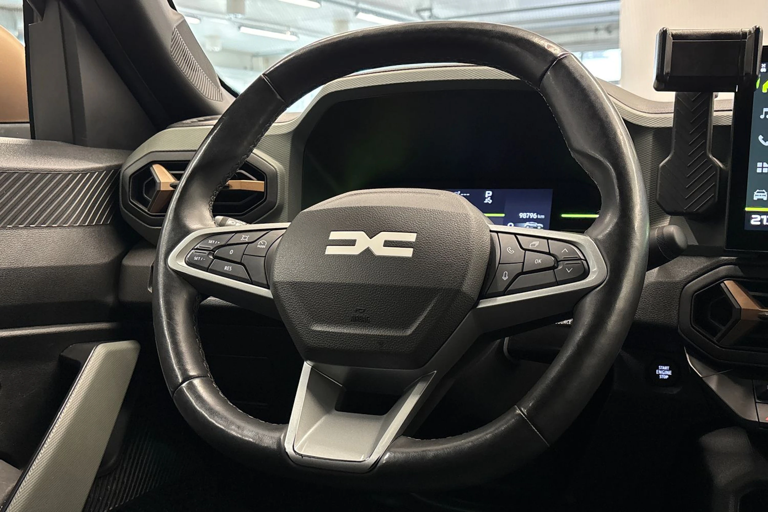 harmaa Dacia Duster 2024 kuva 12.