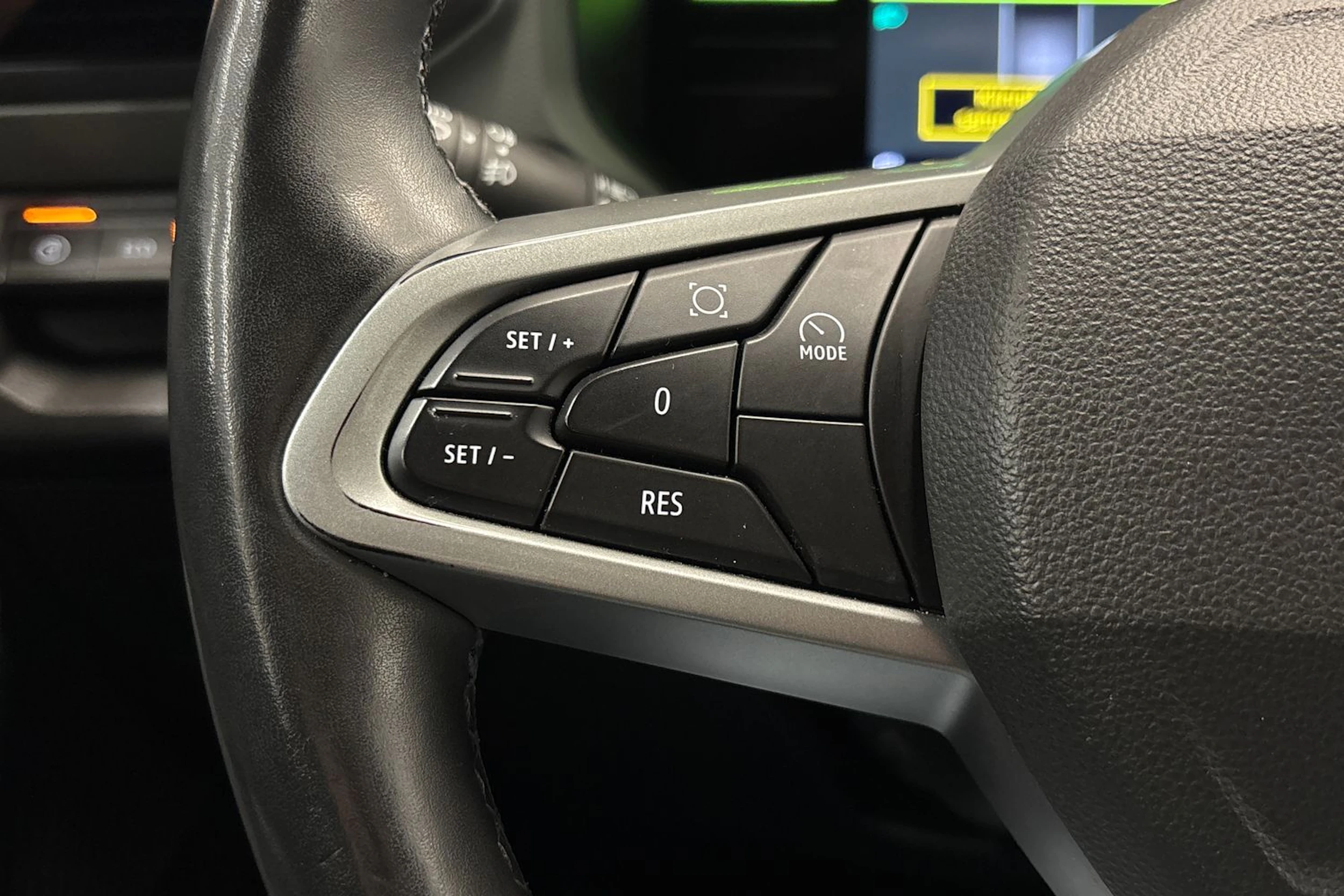 harmaa Dacia Duster 2024 kuva 13.