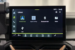 harmaa Dacia Duster 2024 kuva 16.