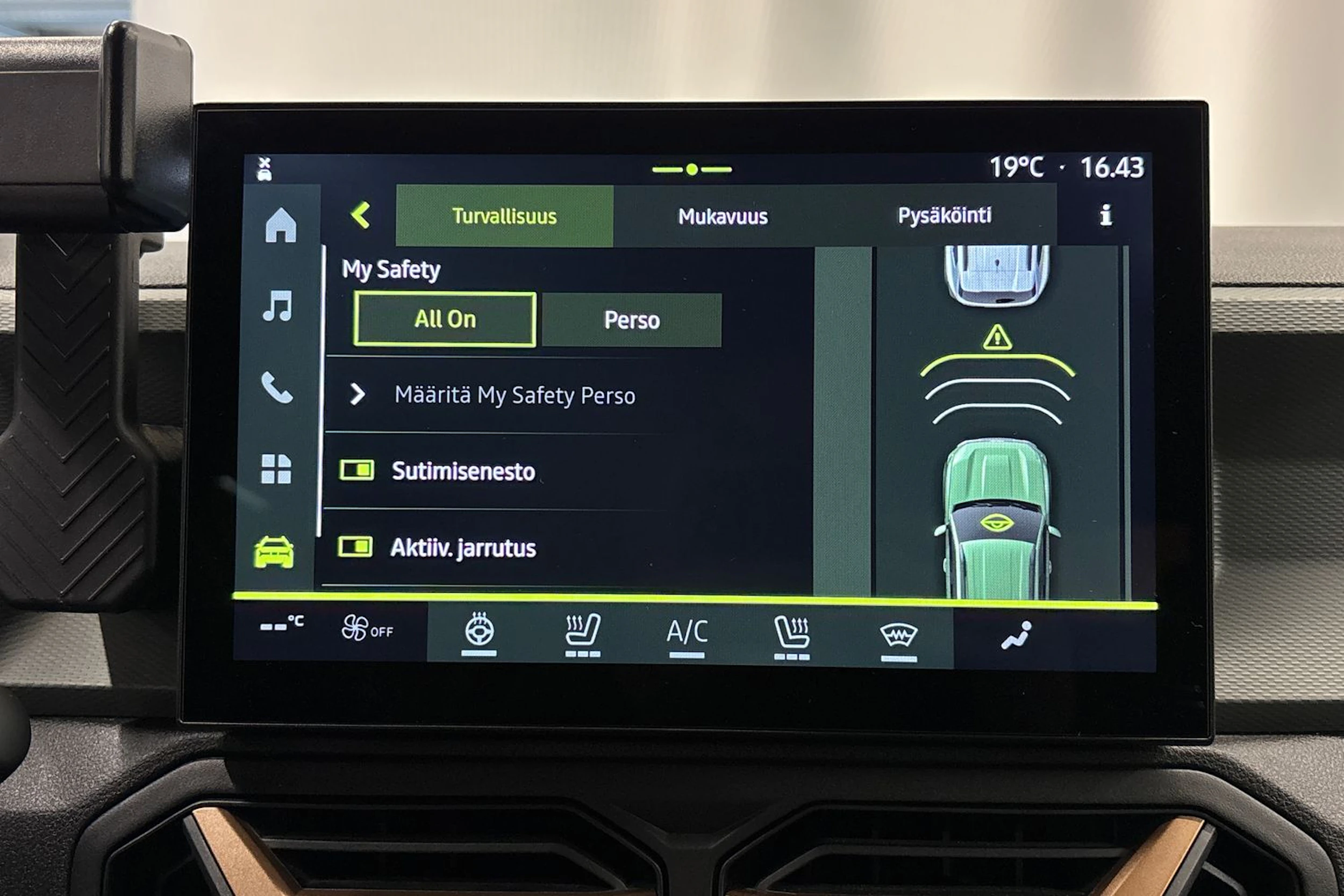 harmaa Dacia Duster 2024 kuva 17.