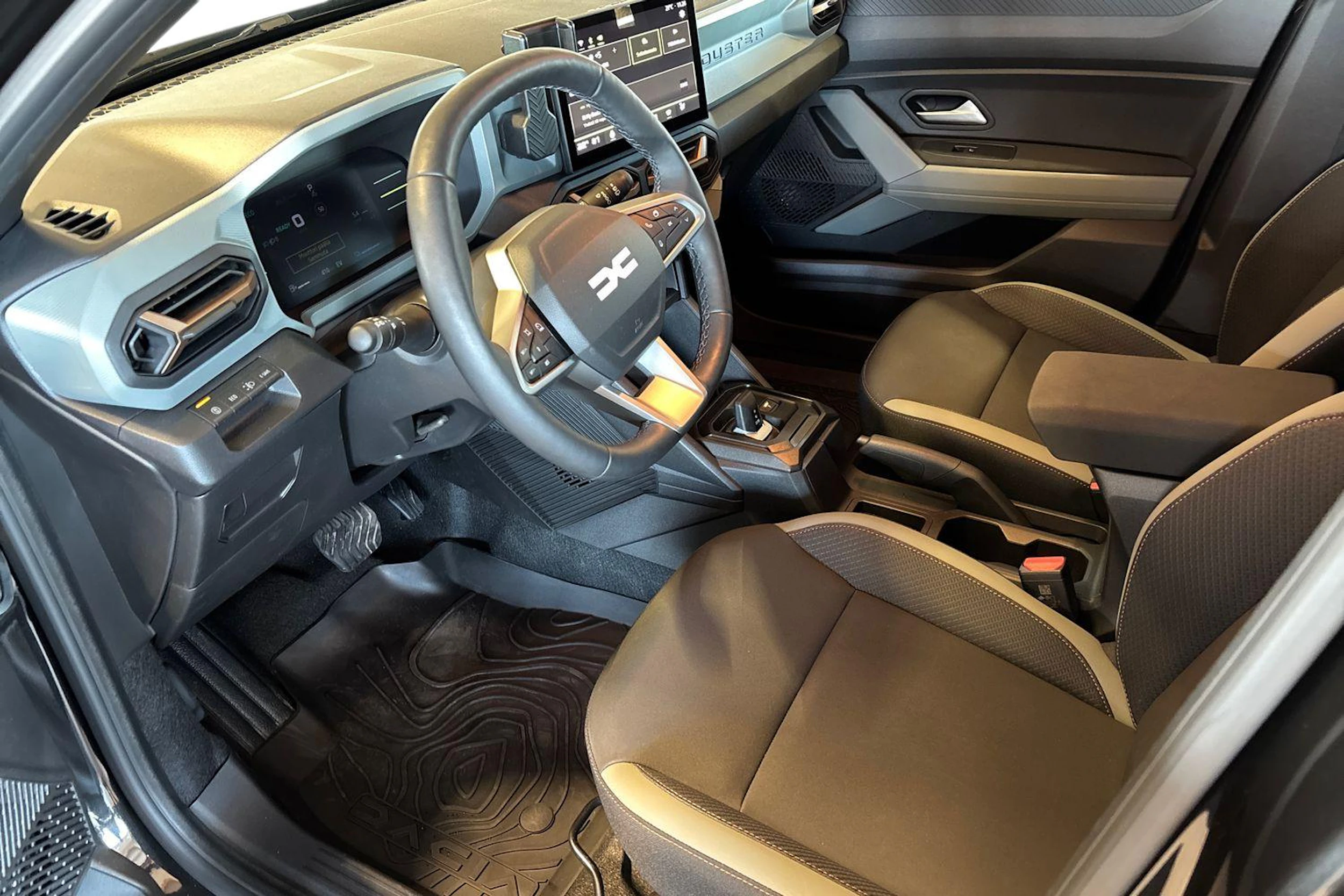 Musta Dacia Duster 2025 kuva 8.