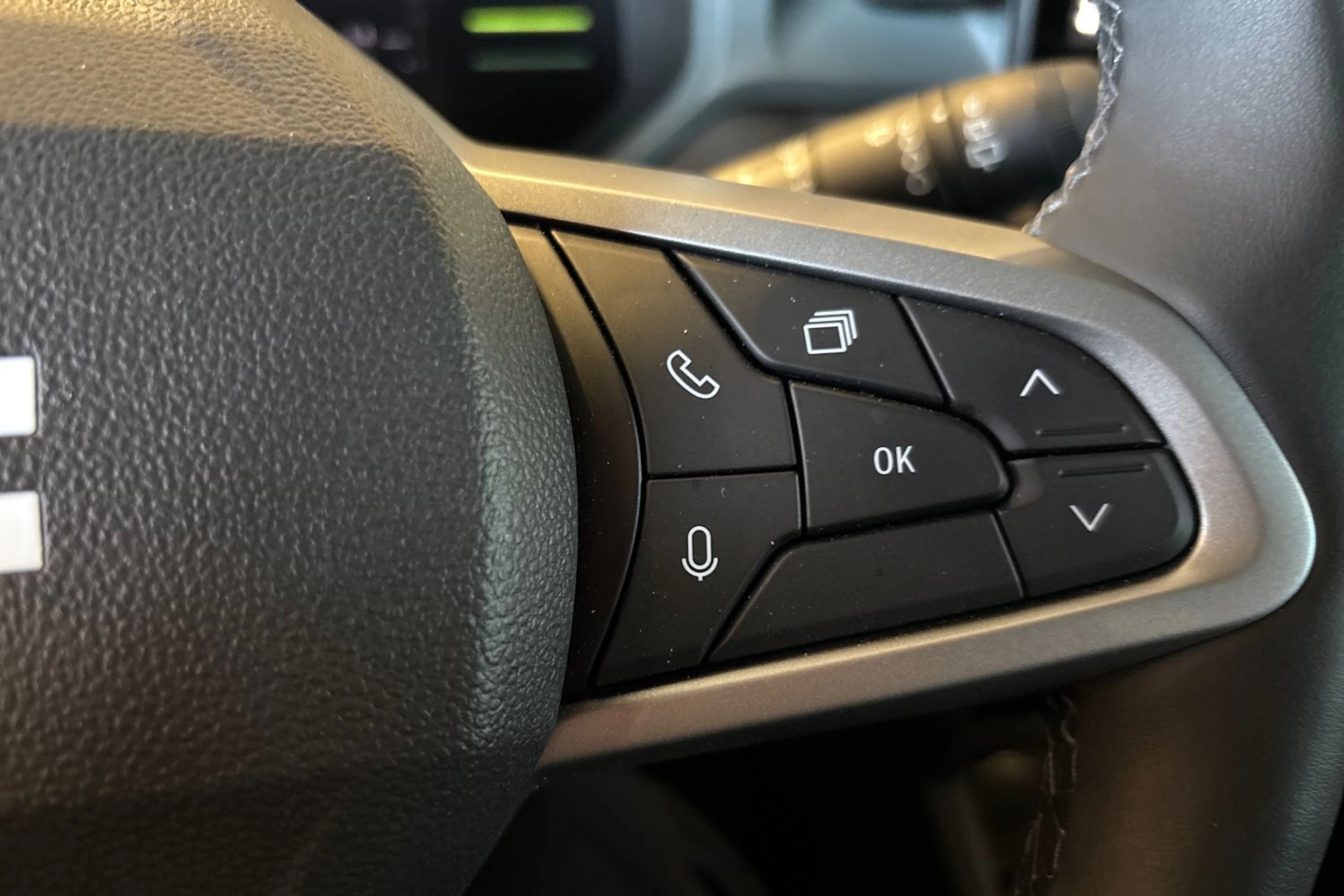 Musta Dacia Duster 2025 kuva 17.