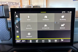 Musta Dacia Duster 2025 kuva 20.