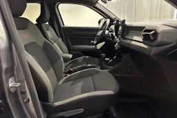 harmaa Dacia Duster 2025 kuva 17.