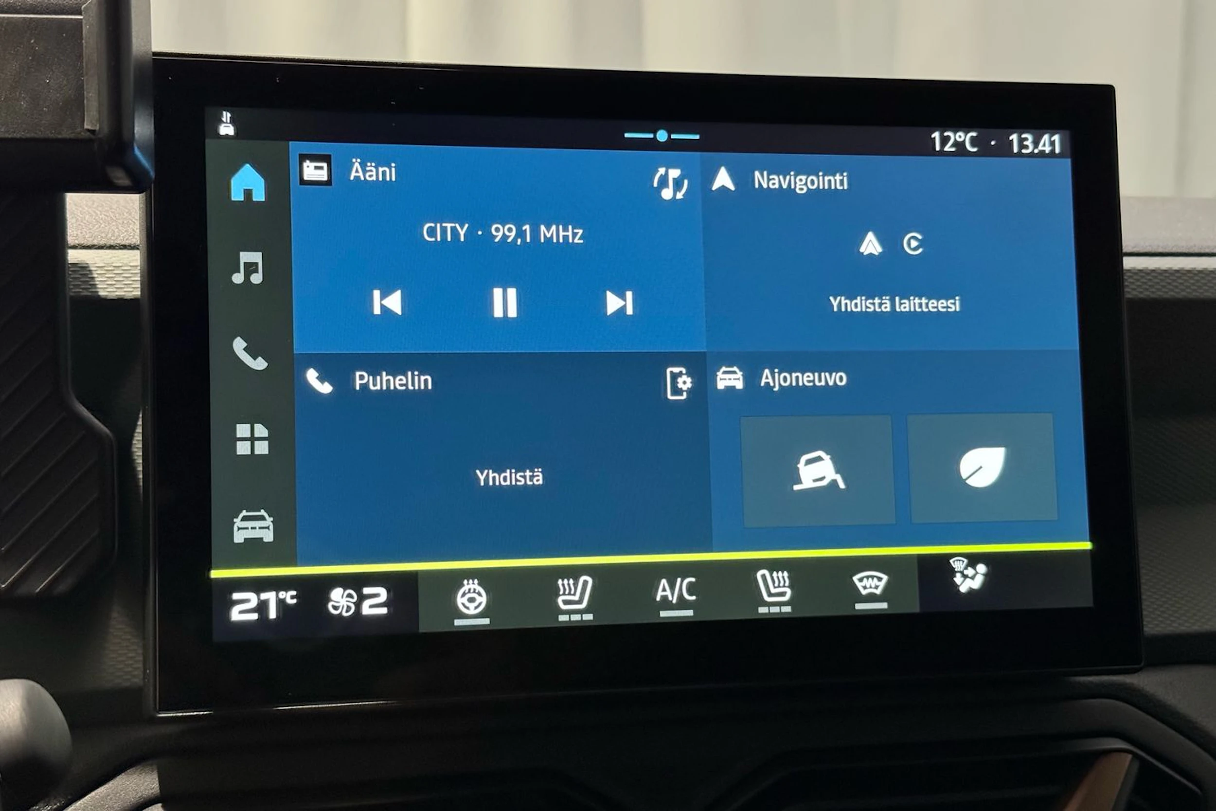 harmaa Dacia Duster 2025 kuva 21.