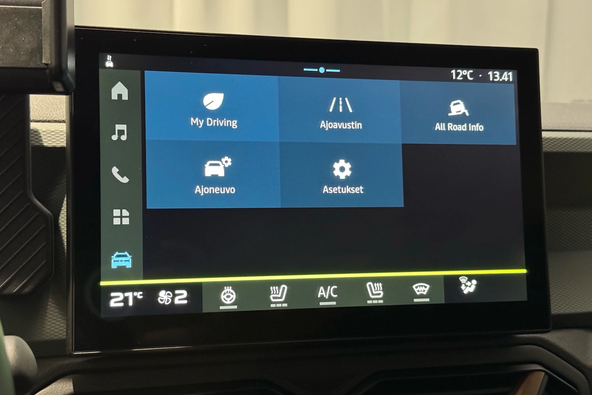 harmaa Dacia Duster 2025 kuva 24.