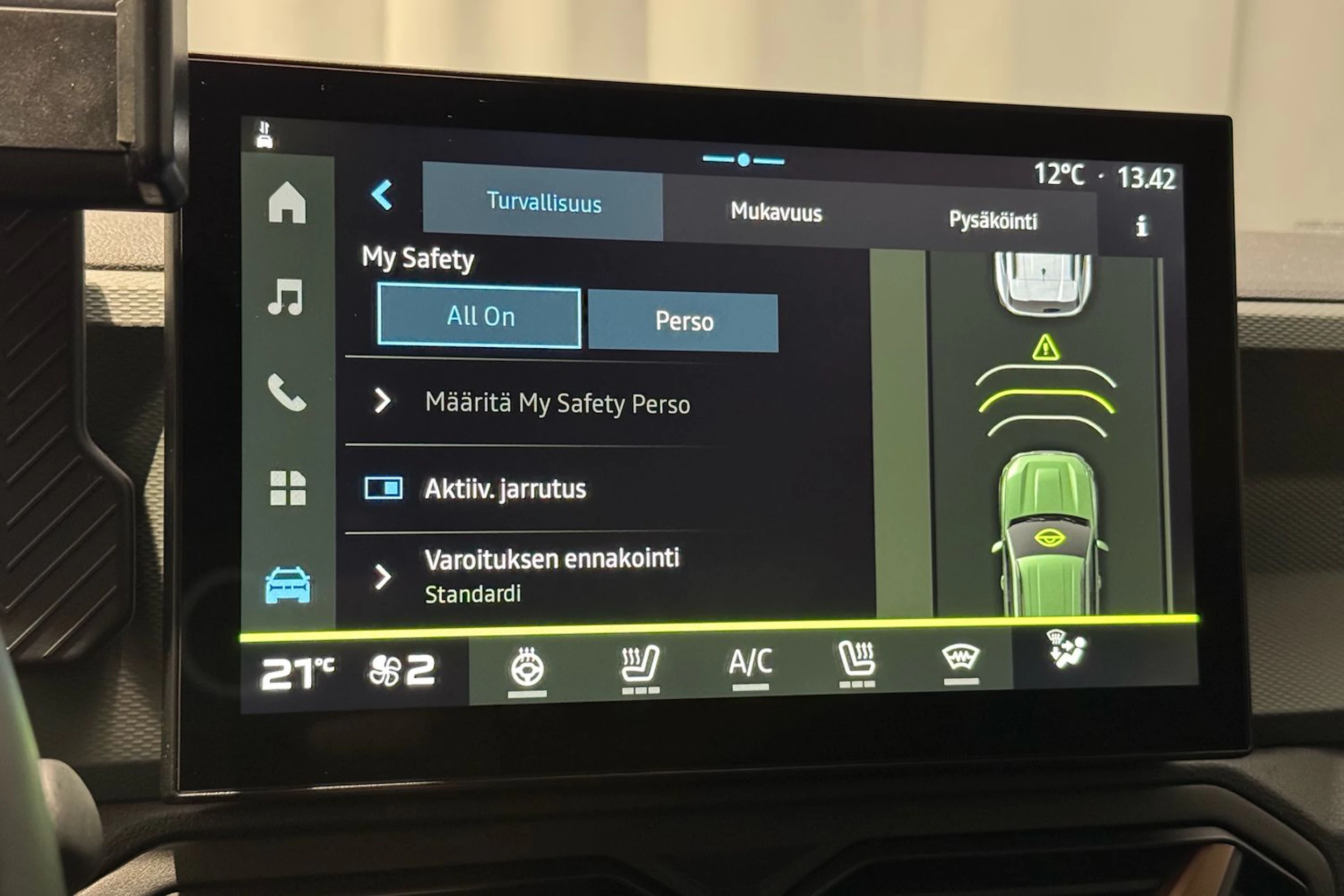 harmaa Dacia Duster 2025 kuva 26.
