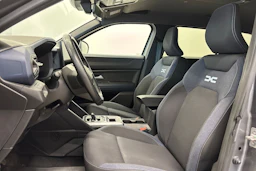 harmaa Dacia Duster 2025 kuva 11.