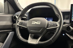 harmaa Dacia Duster 2025 kuva 12.