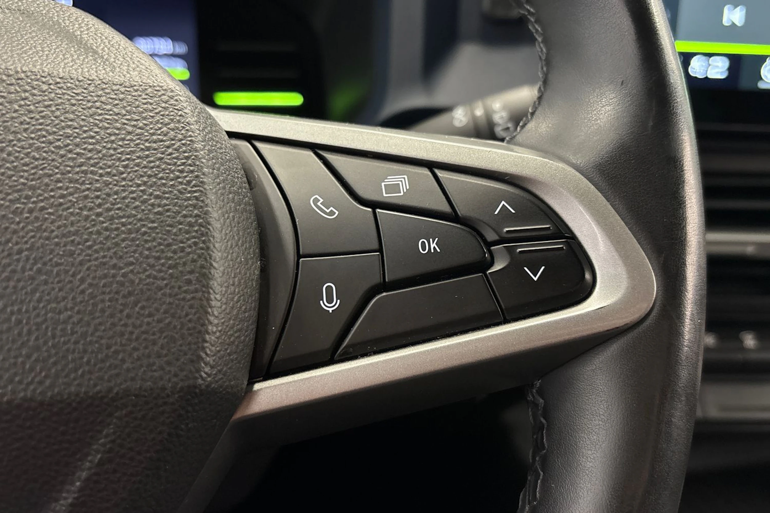 harmaa Dacia Duster 2025 kuva 14.