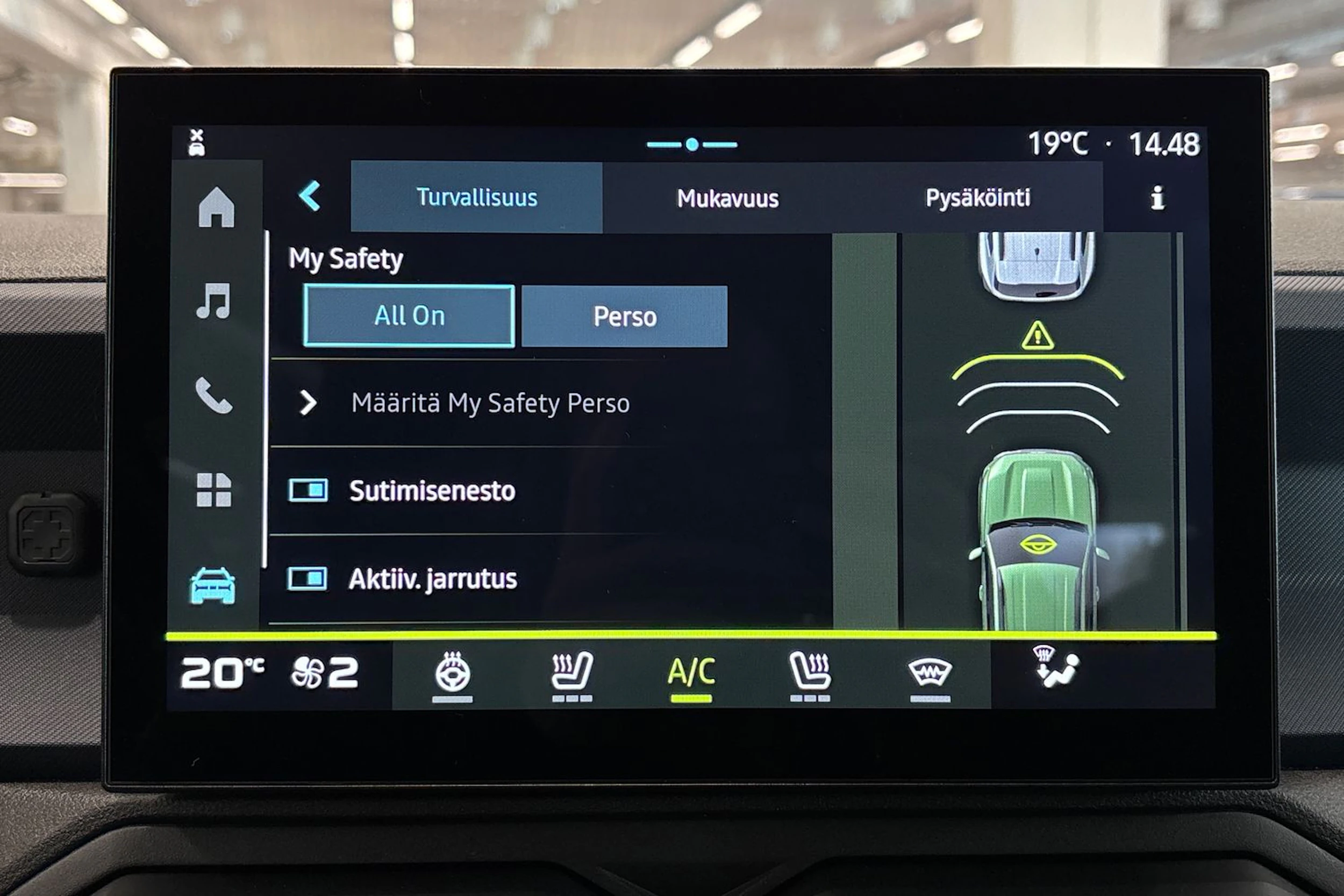 Harmaa Dacia Duster 2025 kuva 18.