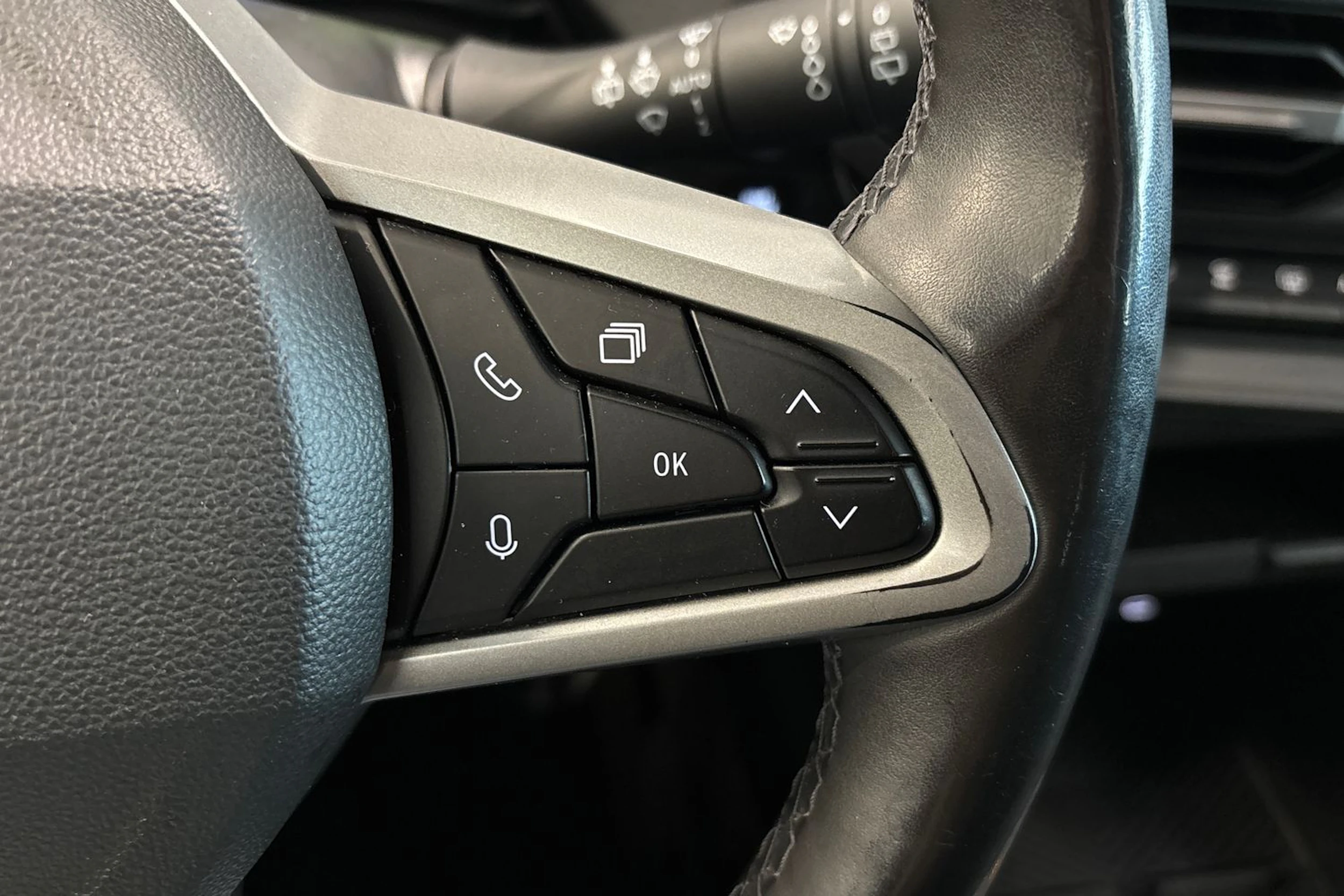 Harmaa Dacia Duster 2025 kuva 14.