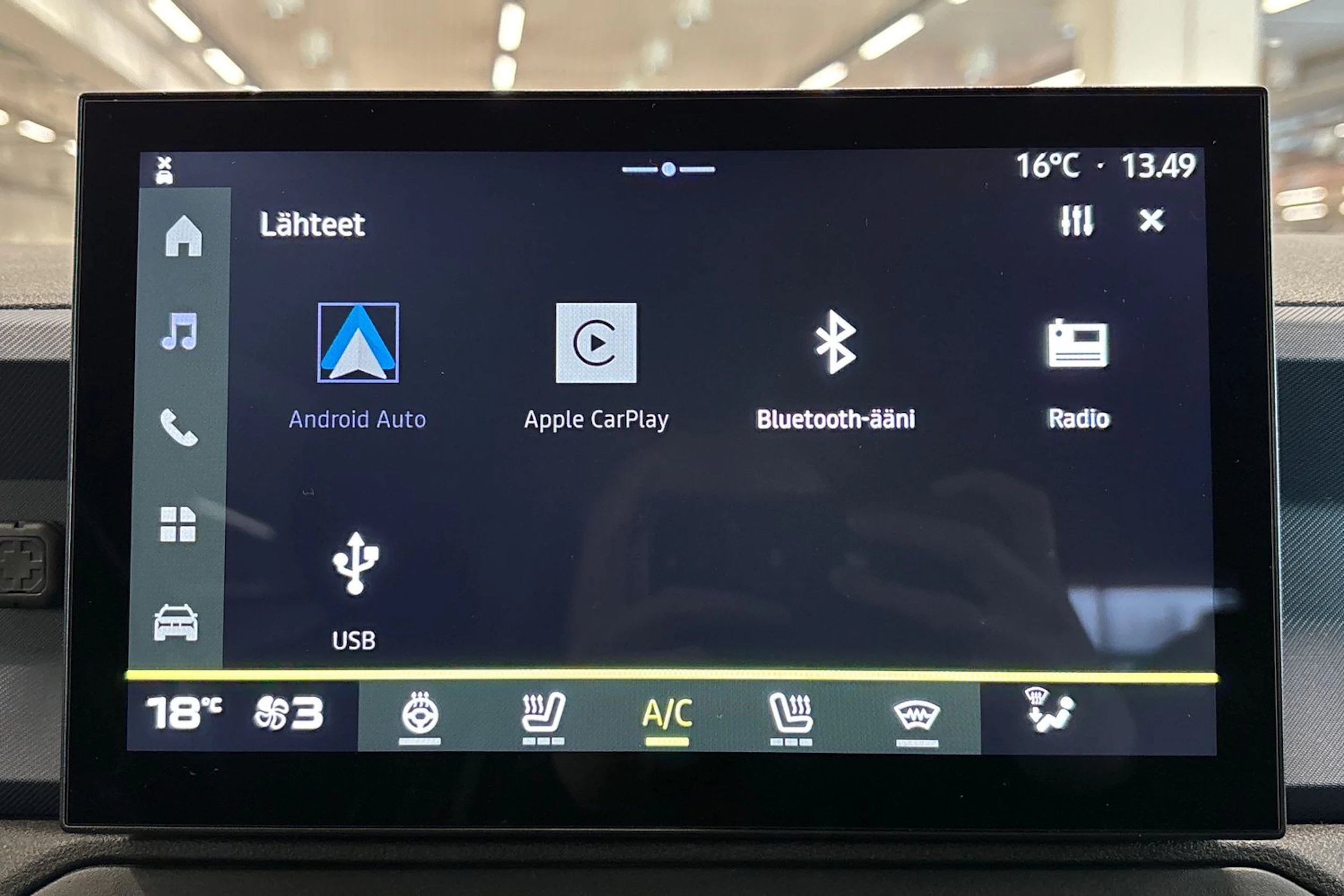 Harmaa Dacia Duster 2025 kuva 18.