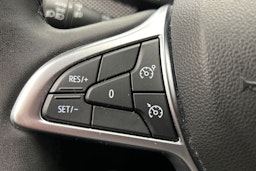 valkoinen Dacia Jogger 2022 kuva 19.