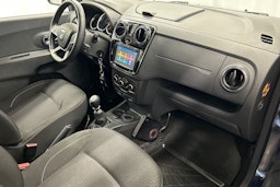 sininen Dacia Lodgy 2017 kuva 13.