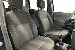sininen Dacia Lodgy 2017 kuva 14.
