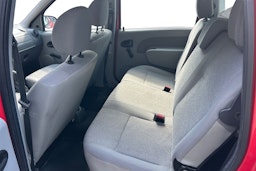 punainen Dacia Logan MCV 2010 kuva 8.