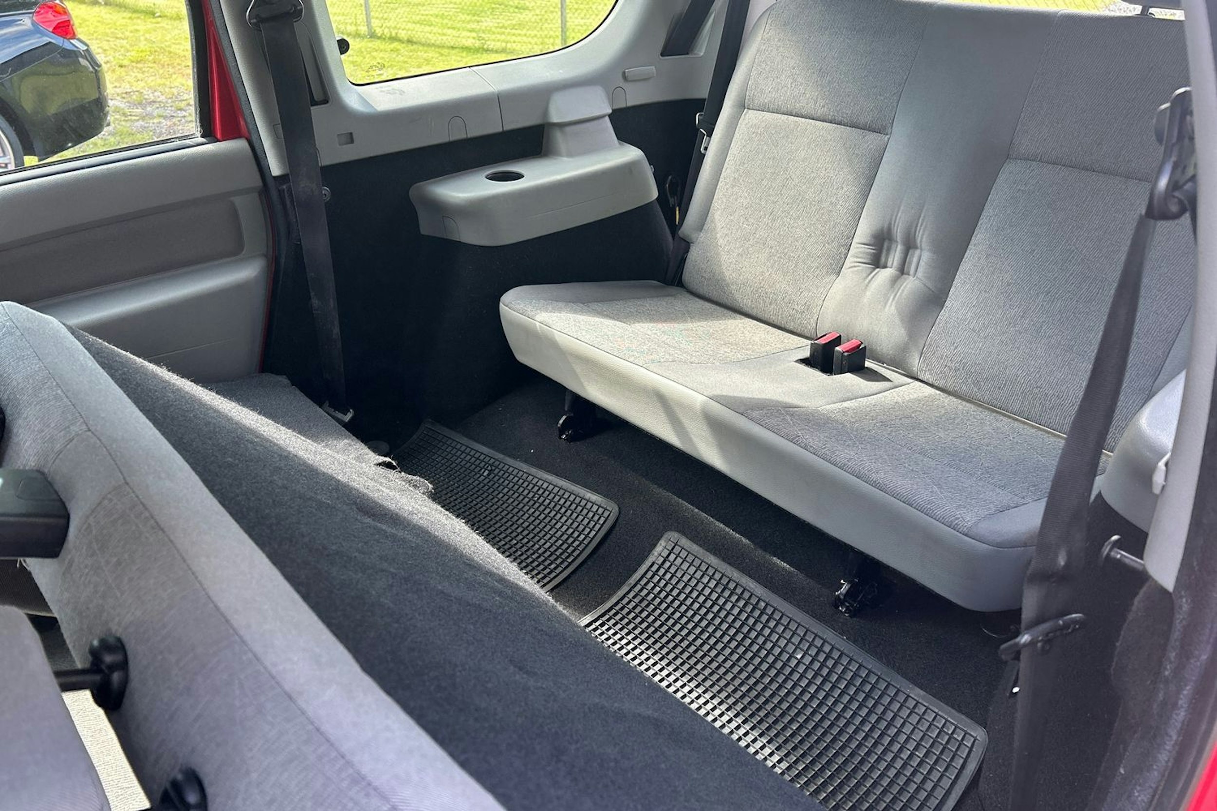 punainen Dacia Logan MCV 2010 kuva 13.