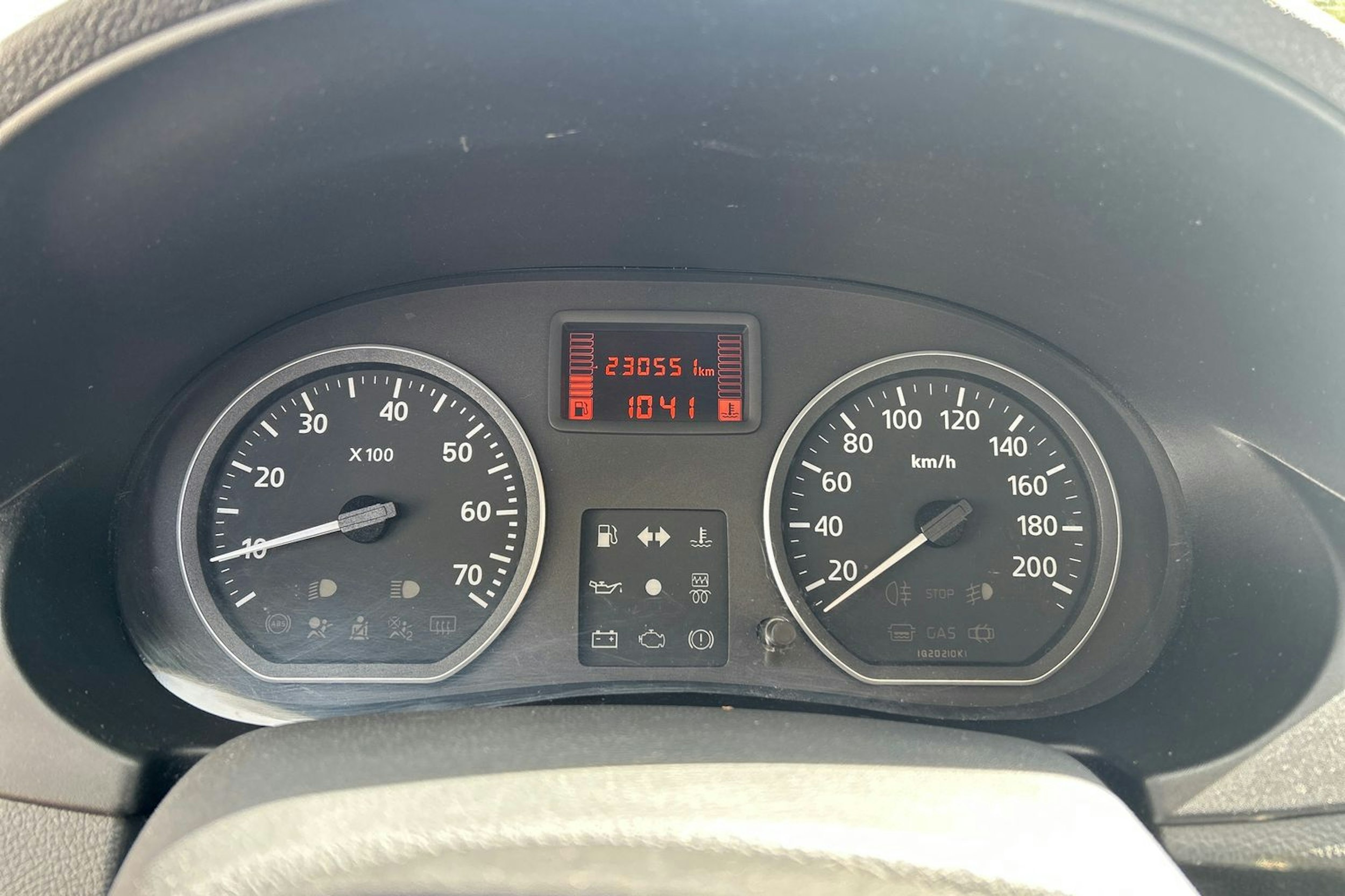 punainen Dacia Logan MCV 2010 kuva 14.