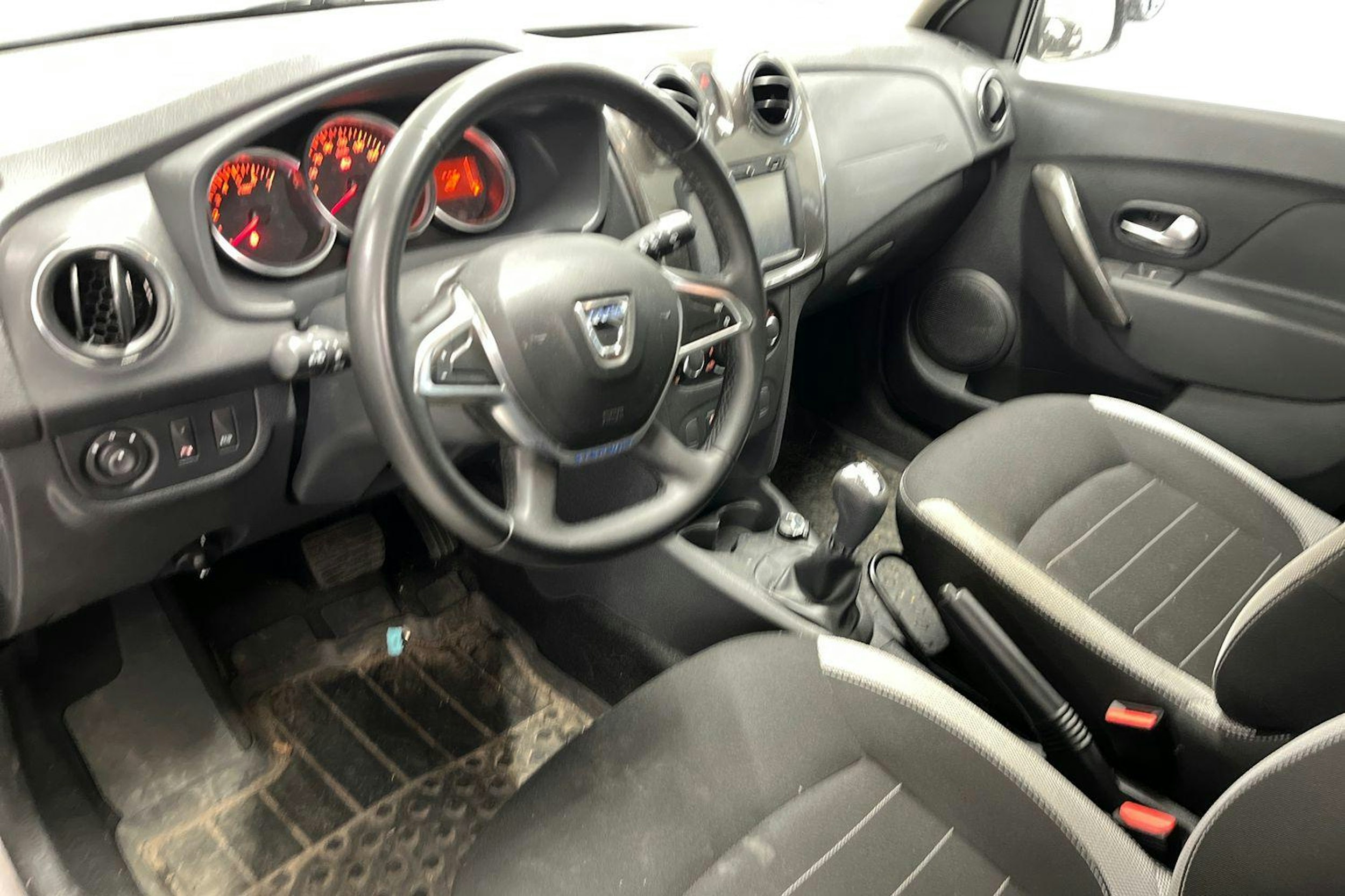 met. harmaa Dacia Logan MCV 2017 kuva 3.