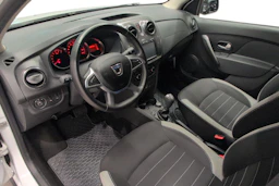 valkoinen Dacia Logan MCV 2018 kuva 6.