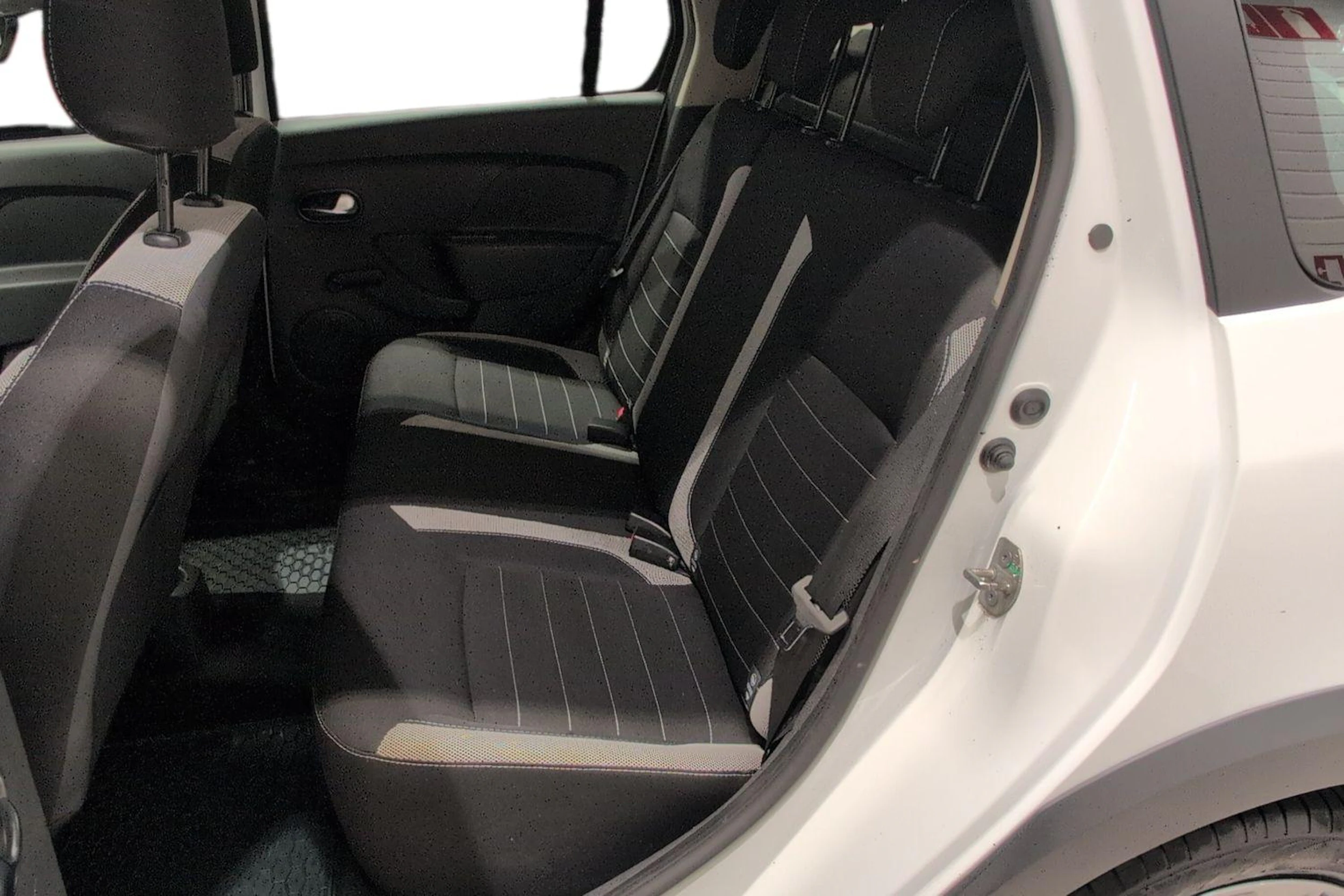 valkoinen Dacia Logan MCV 2018 kuva 8.