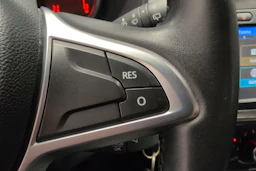 valkoinen Dacia Logan MCV 2018 kuva 17.