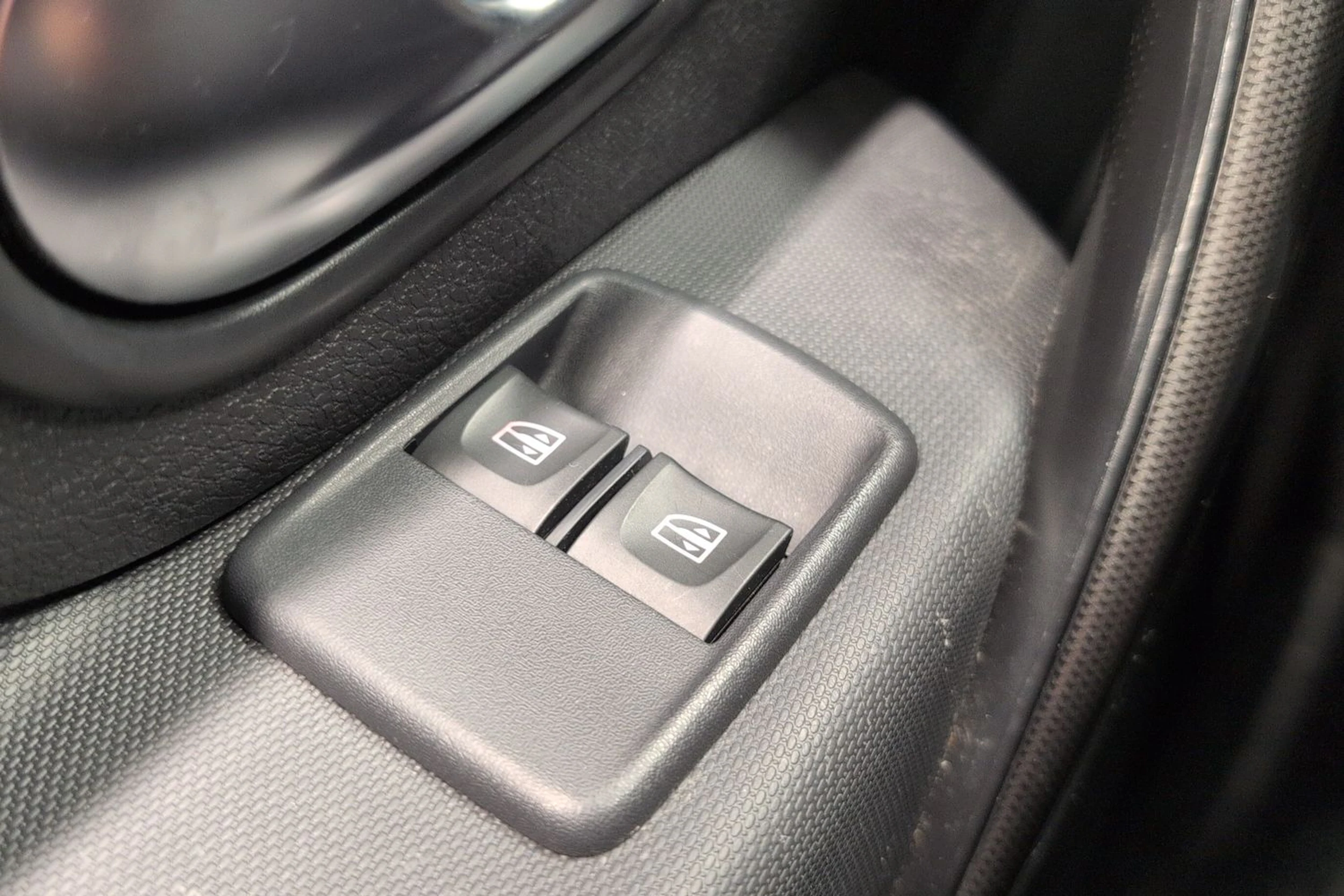 valkoinen Dacia Logan MCV 2018 kuva 18.
