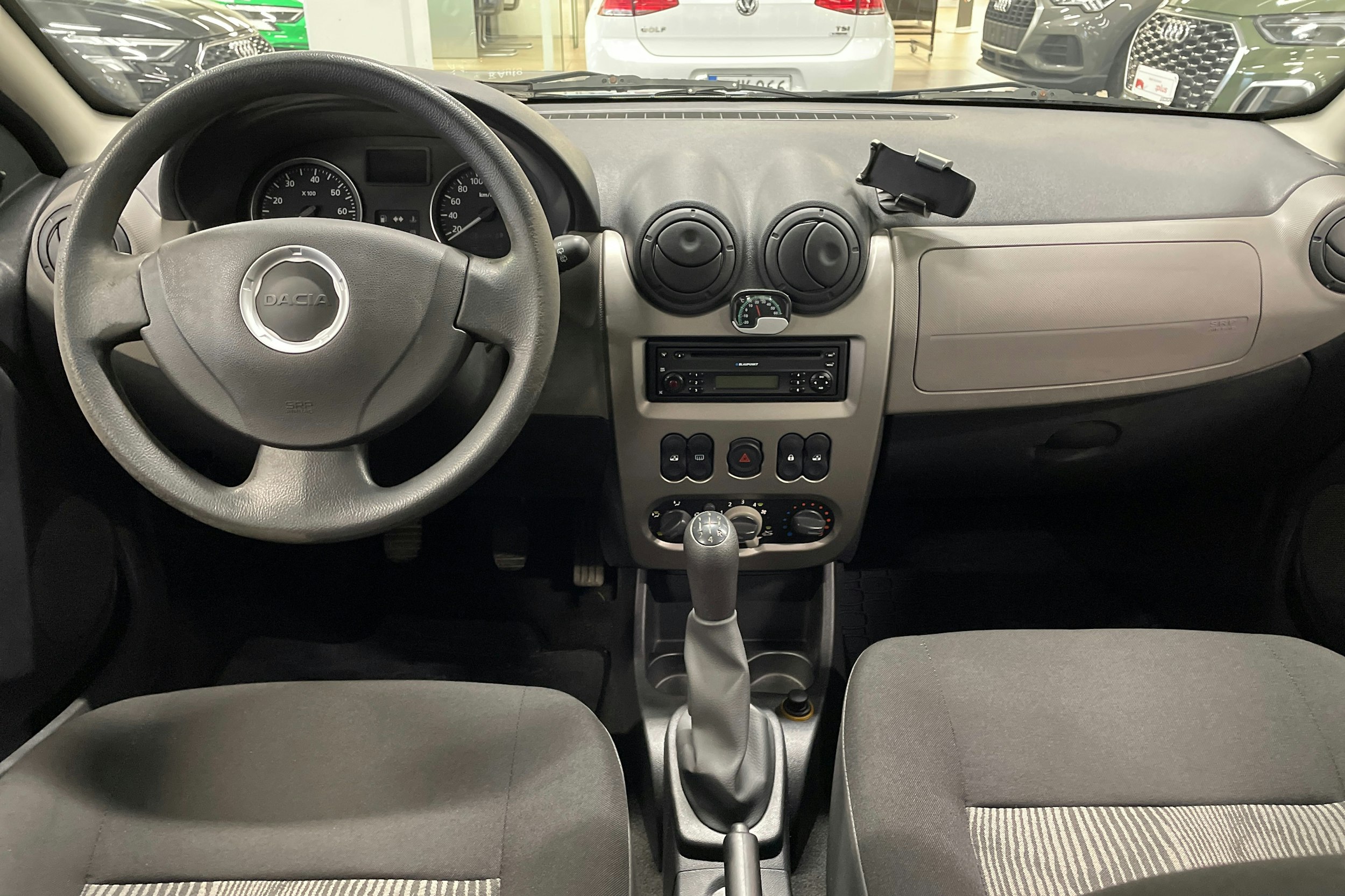 sininen Dacia Sandero 2011 kuva 7.