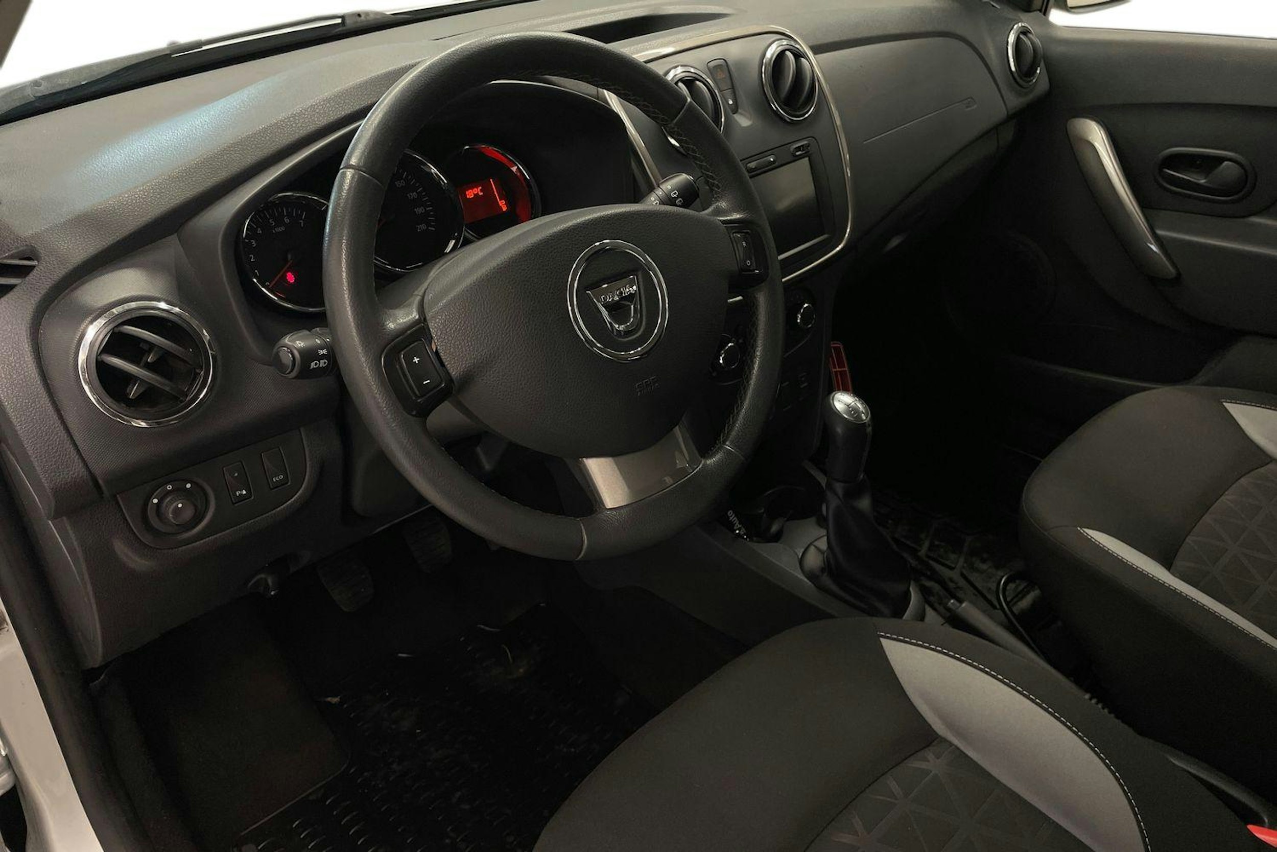 Harmaa Dacia SANDERO 2013 kuva 6.