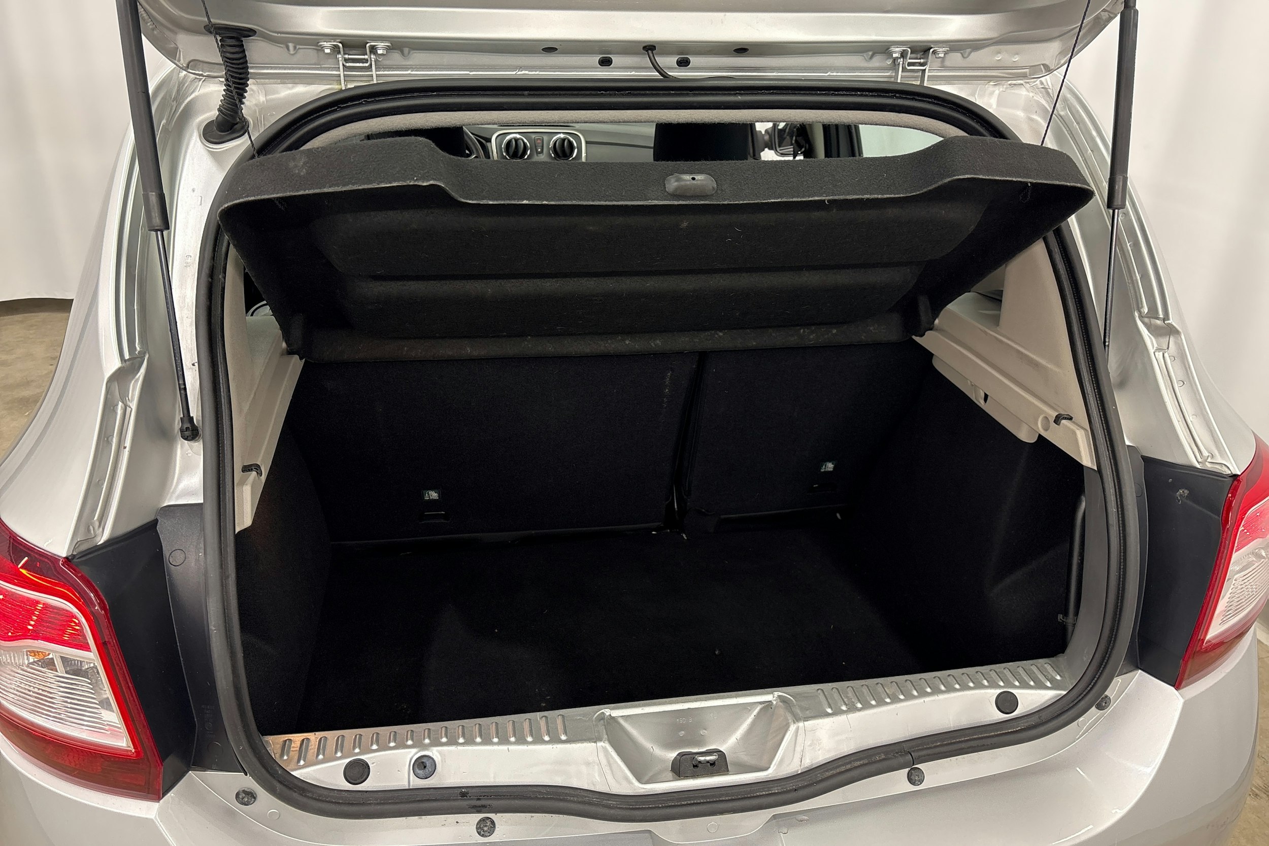 harmaa Dacia Sandero 2013 kuva 13.