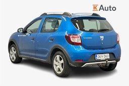 sininen Dacia Sandero 2014 kuva 2.
