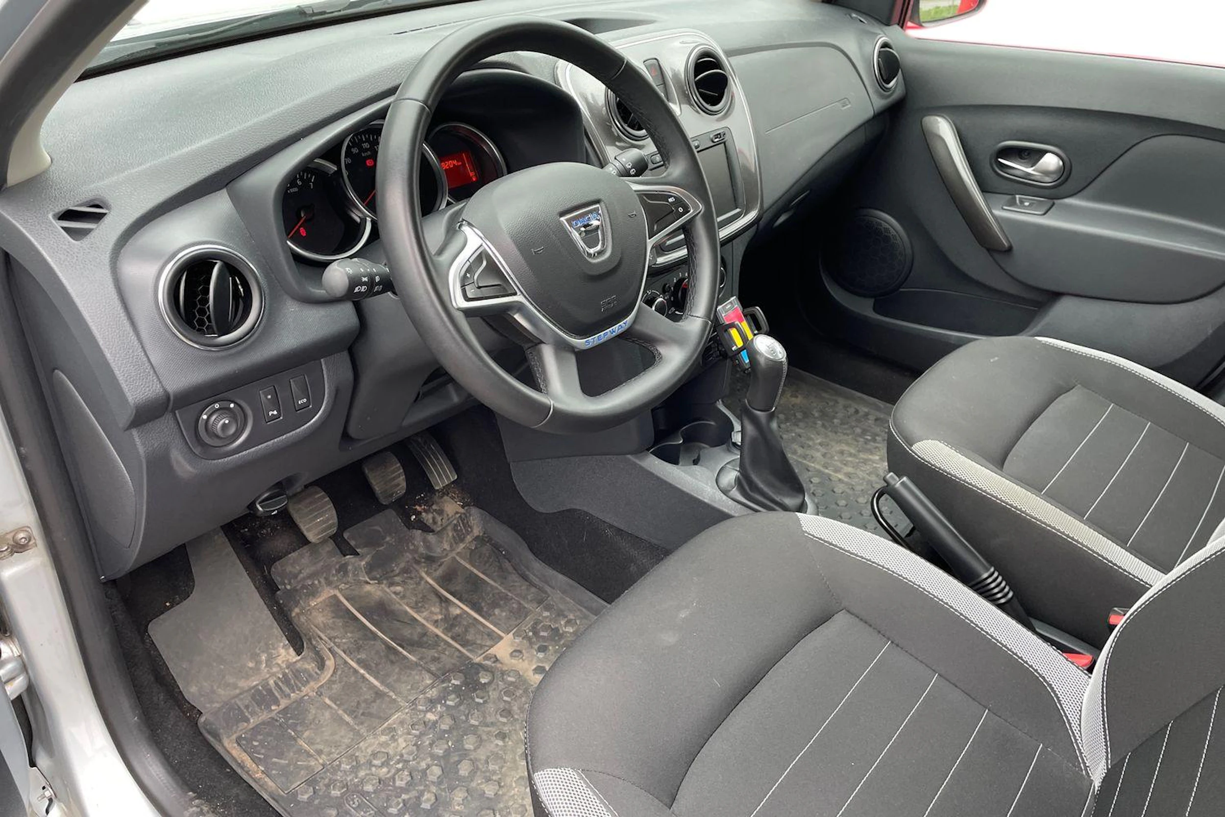 met. harmaa Dacia Sandero 2019 kuva 3.