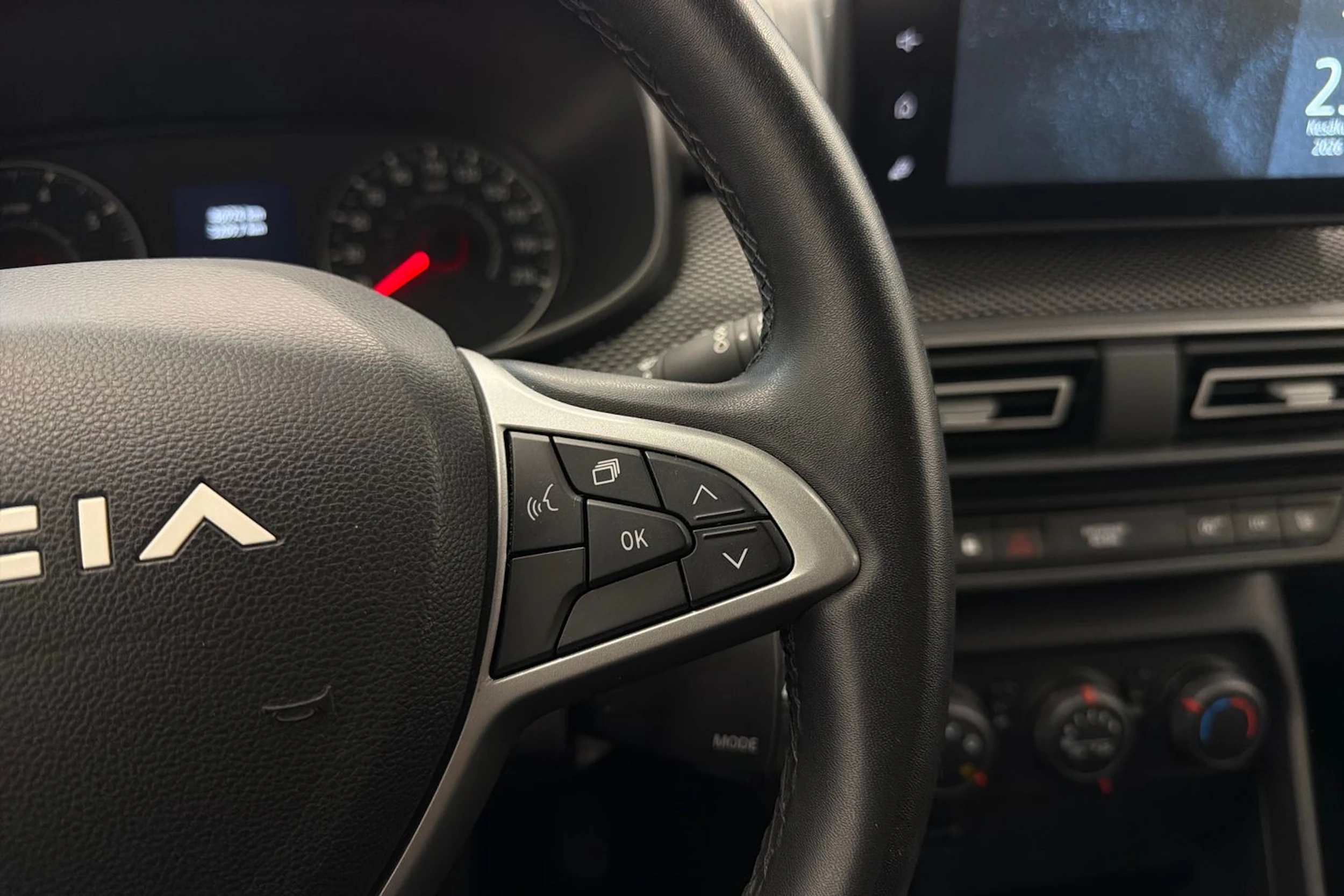 punainen Dacia Sandero 2023 kuva 16.