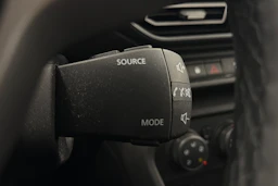 punainen Dacia Sandero 2023 kuva 17.