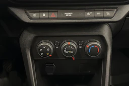 punainen Dacia Sandero 2023 kuva 18.