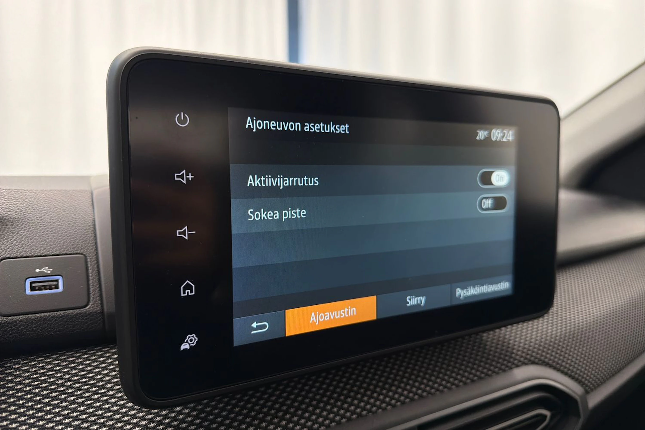 punainen Dacia Sandero 2023 kuva 19.