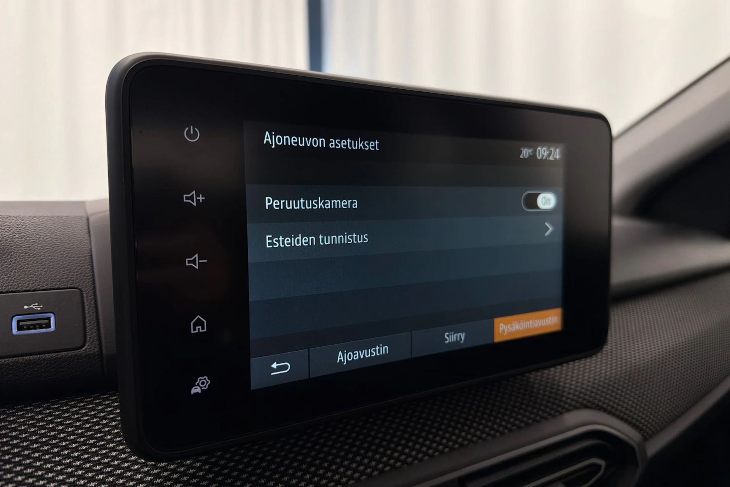punainen Dacia Sandero 2023 kuva 20.