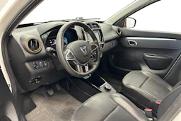 valkoinen Dacia Spring 2021 kuva 7.