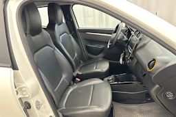 valkoinen Dacia Spring 2021 kuva 13.