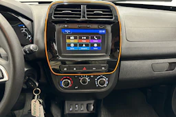 valkoinen Dacia Spring 2021 kuva 17.