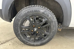 valkoinen Dacia Spring 2021 kuva 22.