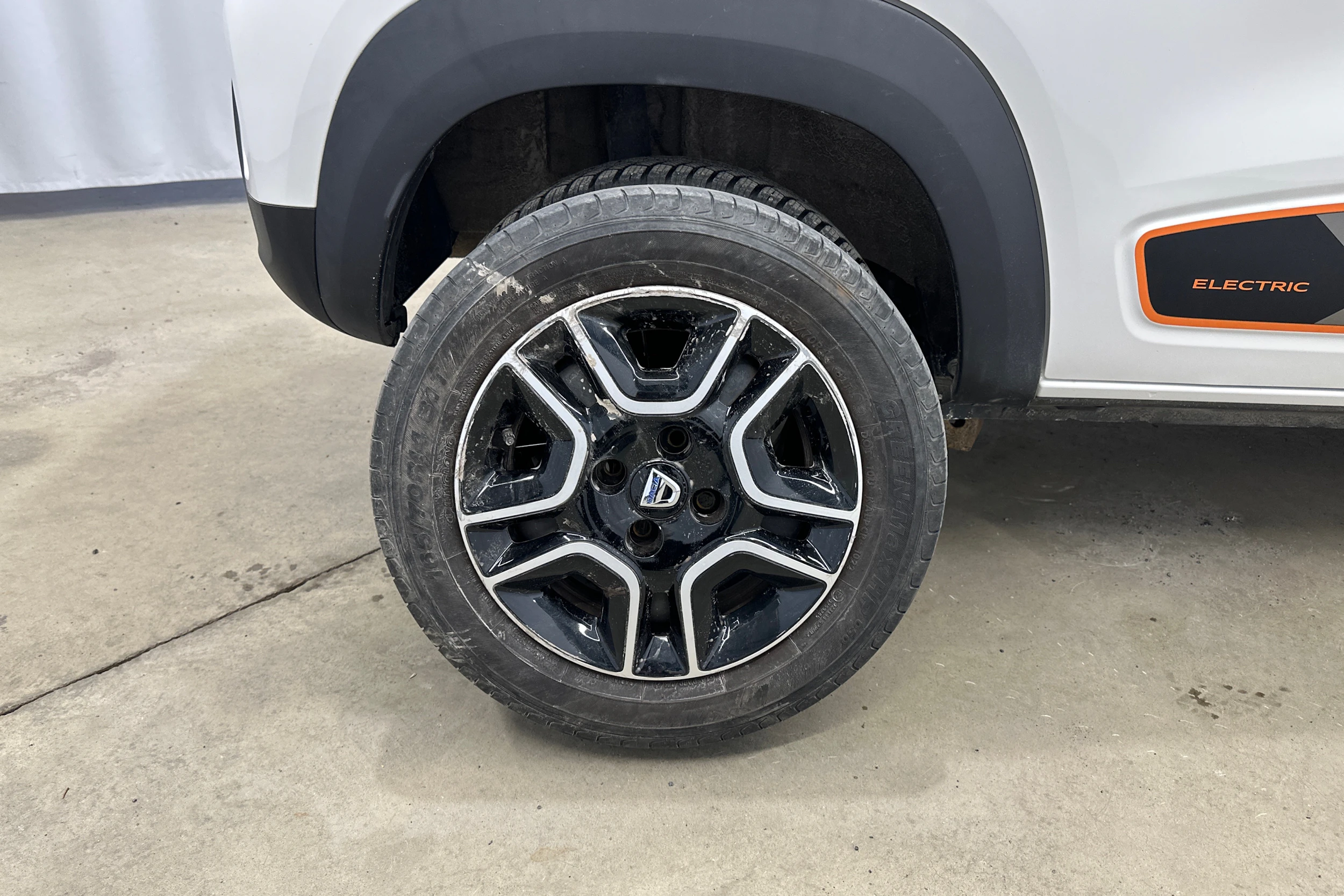 valkoinen Dacia Spring 2021 kuva 23.