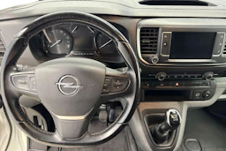 valkoinen Opel Vivaro 2021 kuva 9.