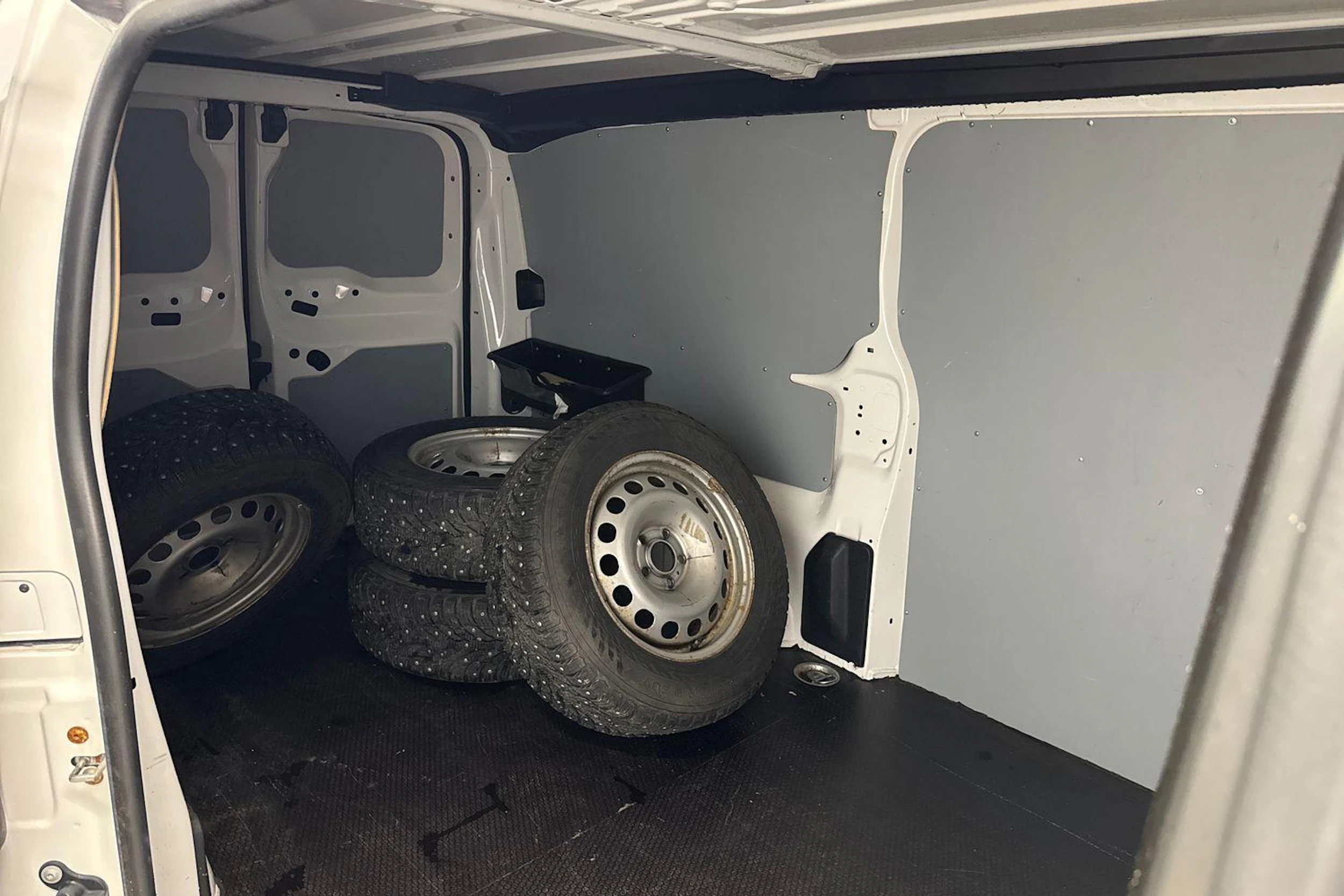 valkoinen Opel Vivaro 2021 kuva 11.