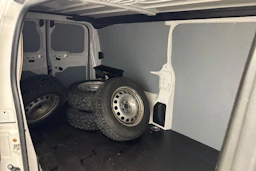 valkoinen Opel Vivaro 2021 kuva 11.